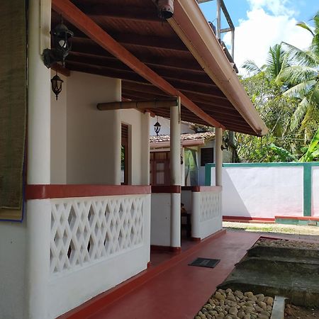 River Side Holiday Inn Weligama Buitenkant foto