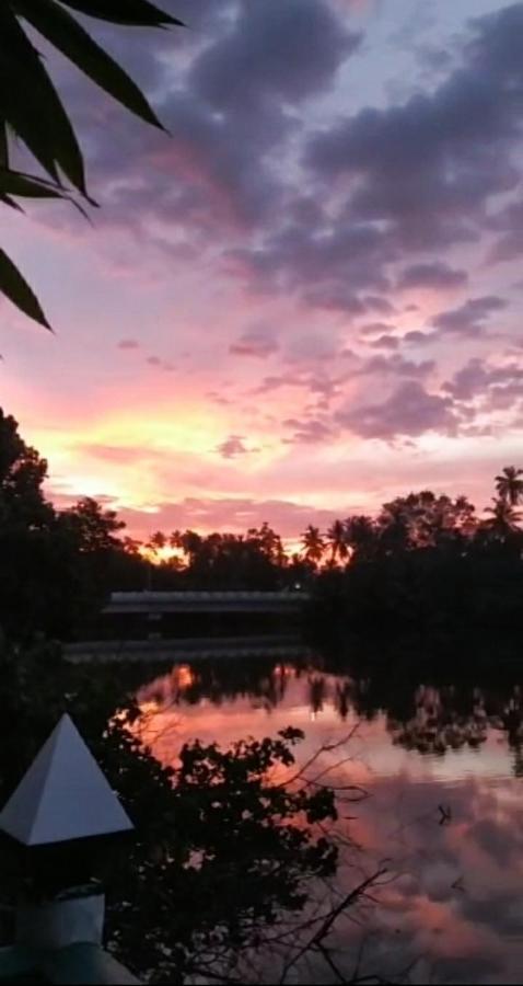 River Side Holiday Inn Weligama Buitenkant foto