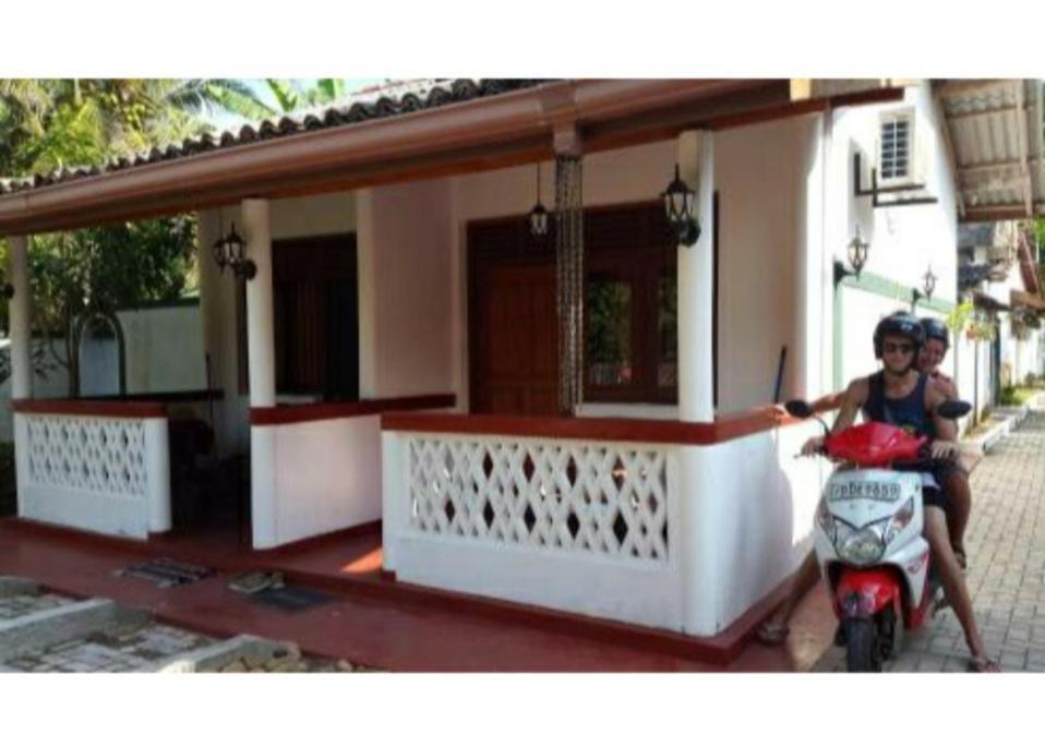 River Side Holiday Inn Weligama Buitenkant foto