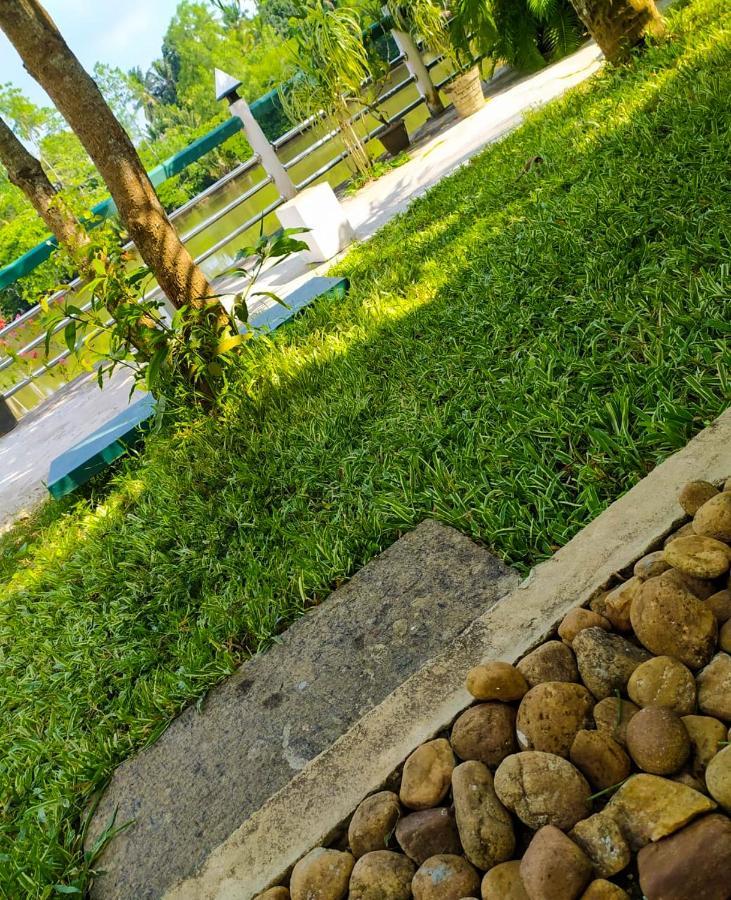 River Side Holiday Inn Weligama Buitenkant foto