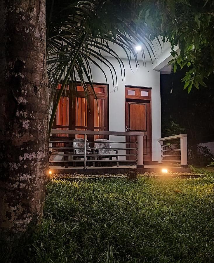 River Side Holiday Inn Weligama Buitenkant foto
