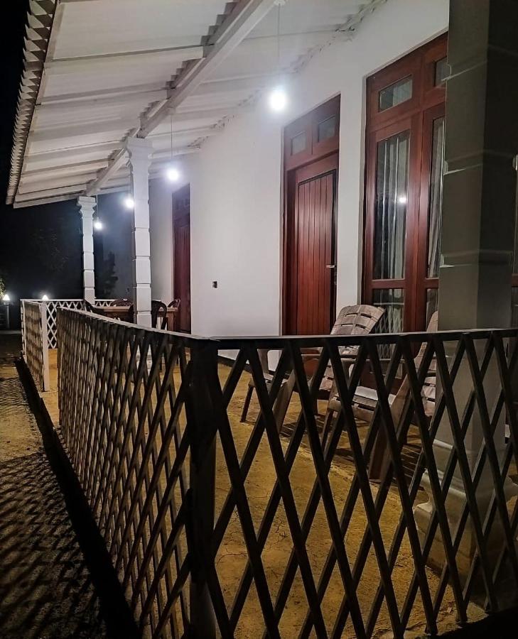 River Side Holiday Inn Weligama Buitenkant foto