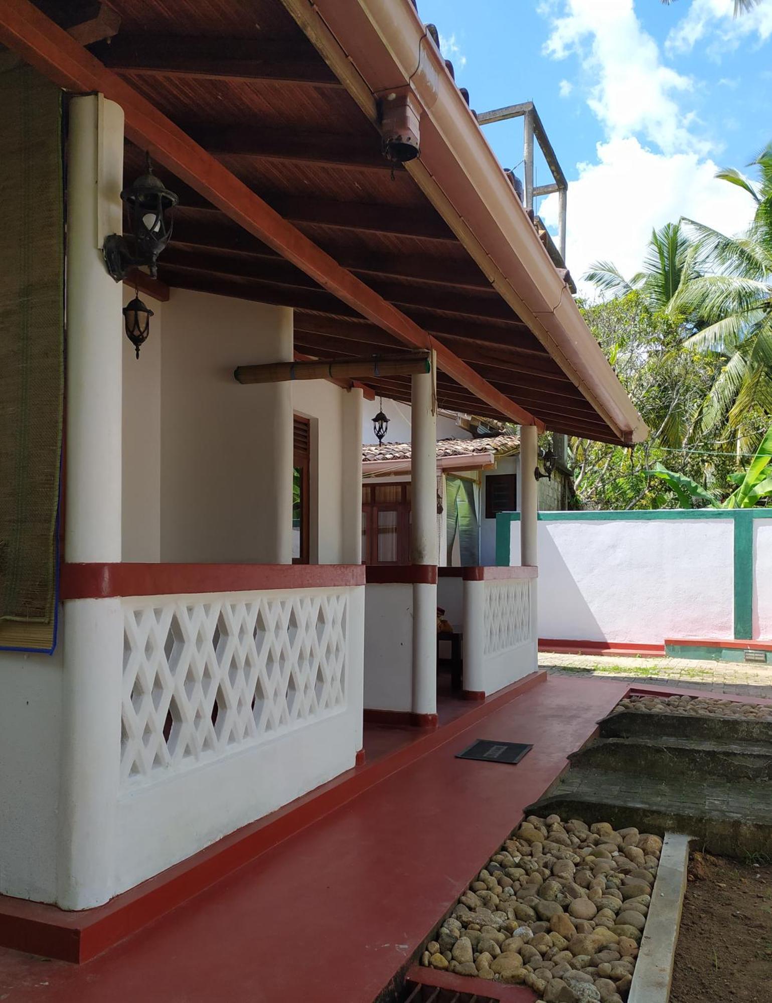 River Side Holiday Inn Weligama Buitenkant foto